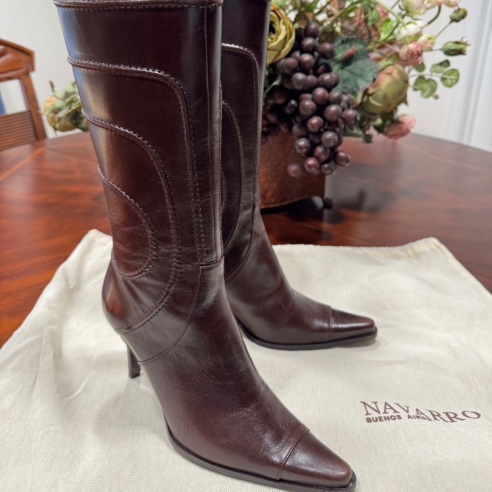 Gorgeous leather boots, made in Argentina